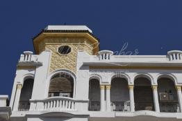 Image du Maroc Professionnelle de  Une des façades les plus représentatives de l’architecture du début du XXème siècle située sur le boulevard Mohamed V, l'un des plus anciens de "Casablanca". De nombreux architectes internationaux, et surtout des français, qui se sont inspirés des courants des Art Nouveau en vogue en Europe et particulièrement des Art Déco en y ajoutant des caractéristiques locales tel que, stucs, sculptures ou de zelliges, visible sur les façades des immeubles construits pour les colons à Casablanca, Mardi 9 Octobre 2012. (Photo / Abdeljalil Bounhar) 


 